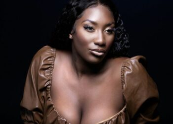 Aya Nakamura back it up sur du Shatta (vidéo) #DjChinwax