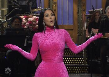 Source | Kim Kardashian West sparks viral reaction after SNL debut
