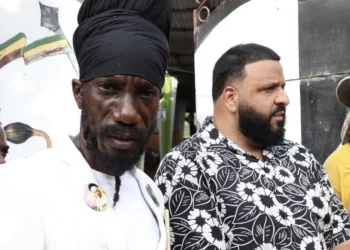 Sizzla shouts out to DJ Khaled for tackling burning plaque at bonfire